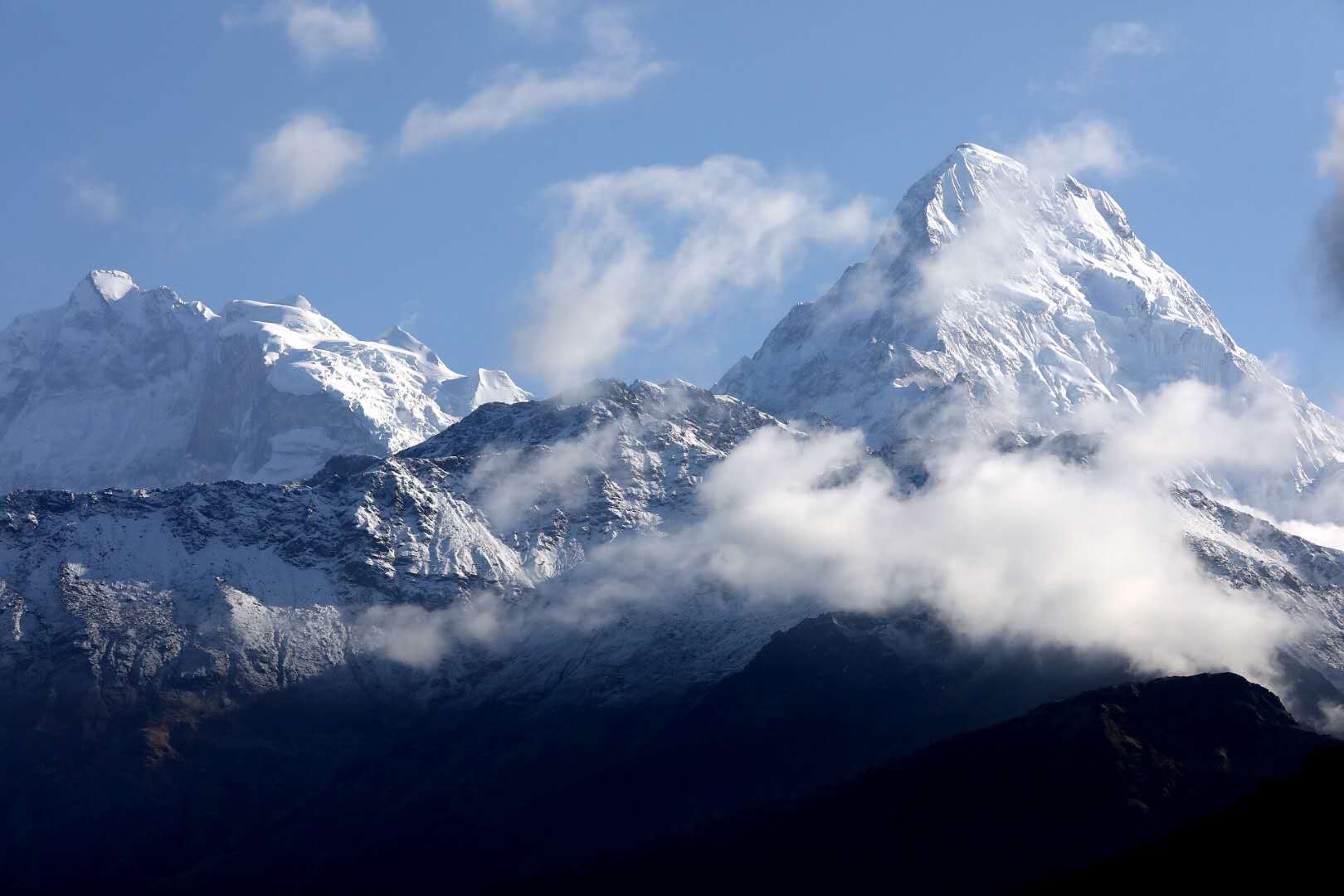 trekking nepal: so sánh everest base camp và annapurna base camp