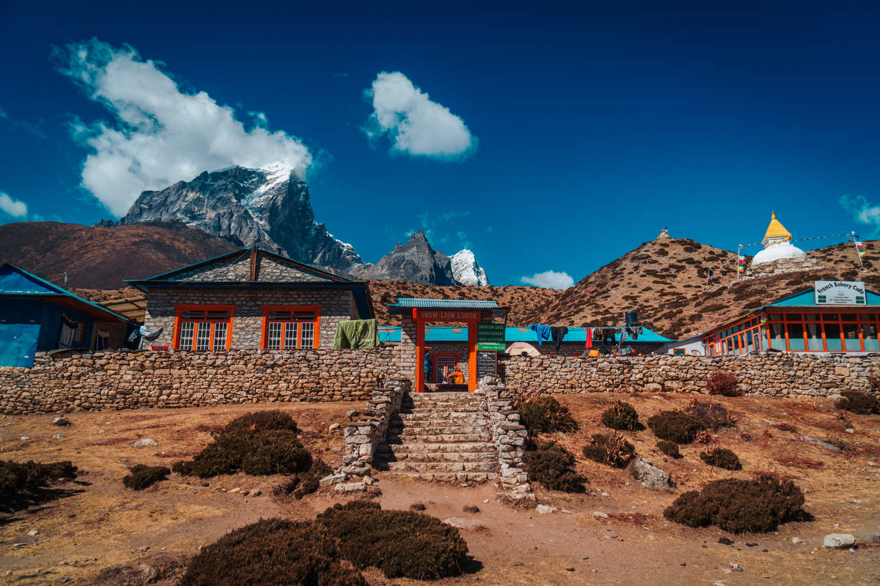 trekking nepal: so sánh everest base camp và annapurna base camp