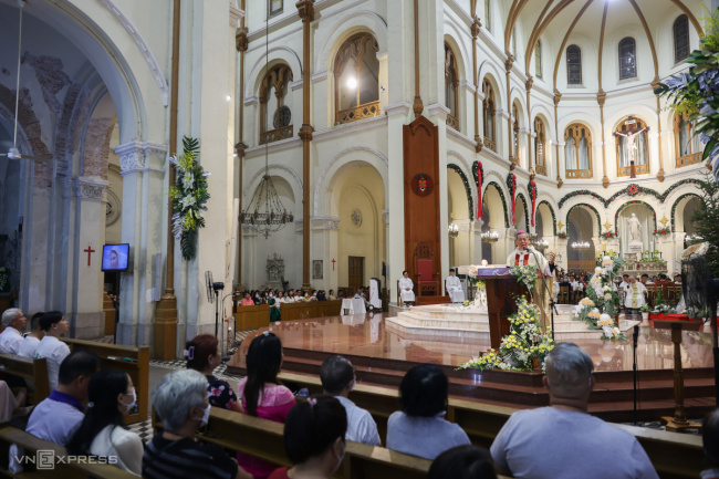 catholic, culture, hcmc, history, ho chi minh city, noel - christmas 2021, christmas mass at notre dame cathedral