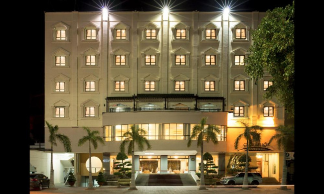 list 10 khách sạn châu đốc từ bình dân đến cao cấp có chất lượng tốt nhất