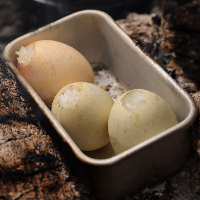 kinh ngạc món cơm nấu trong vỏ trứng, cực tiện lợi