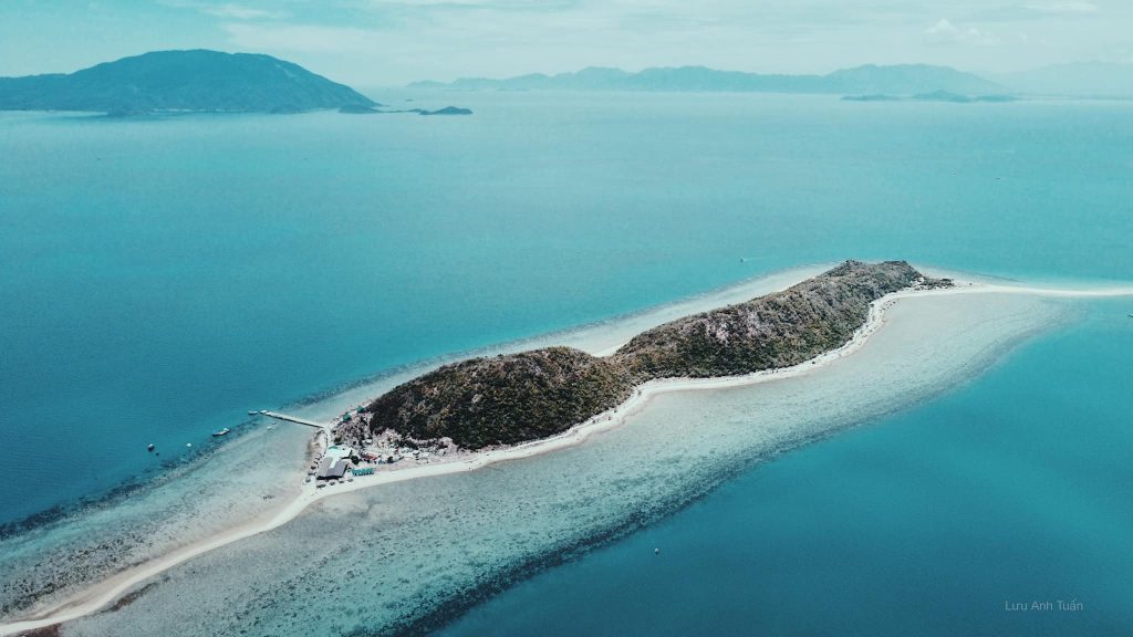 đảo điệp sơn: vẻ đẹp mộng mơ của con đường đi bộ giữa biển