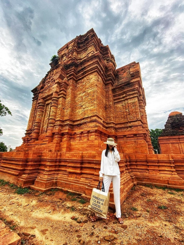 Chiêm ngưỡng vẻ đẹp kiến trúc độc đáo đầy huyền bí của tháp Chàm Poshanư Phan Thiết