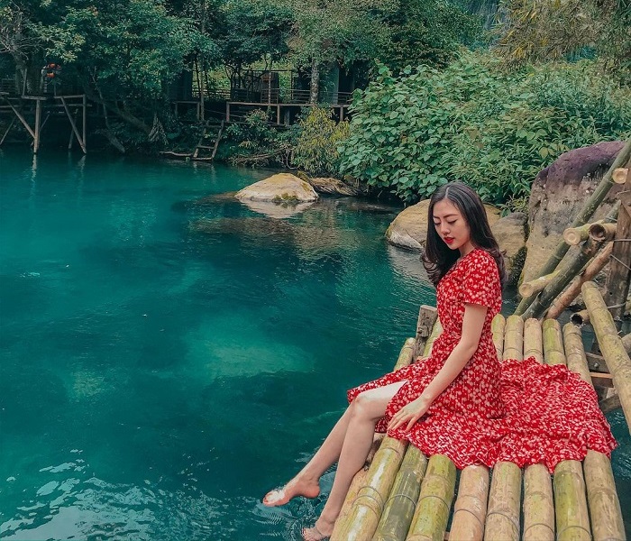 Khám phá suối Nước Moọc – Thiên đường giải trí đầy thú vị tại Quảng Bình