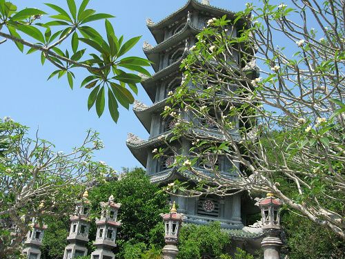 Những ngôi chùa linh thiên ở Non Nước - Đà Nẵng