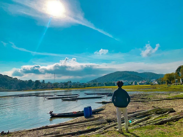 say đắm trước vẻ đẹp bình yên và nên thơ của hồ lắk – hồ nước lớn nhất tại tây nguyên