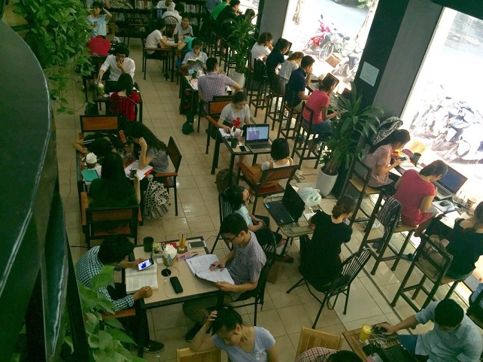 tận hưởng không gian lãng mạn tại top 5 quán cafe sách ở hà nội