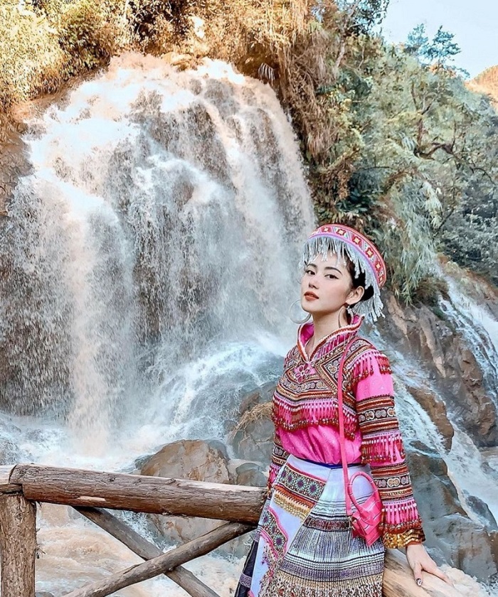 Thác Tình Yêu là một trong những thác nước đẹp nhất Việt Nam. Với vẻ đẹp hoang sơ, thác nước luôn thu hút rất nhiều khách du lịch đến tham quan và chiêm ngưỡng. Hãy cùng đến với Thác Tình Yêu và để cho tình yêu của bạn càng thêm đong đầy hạnh phúc.