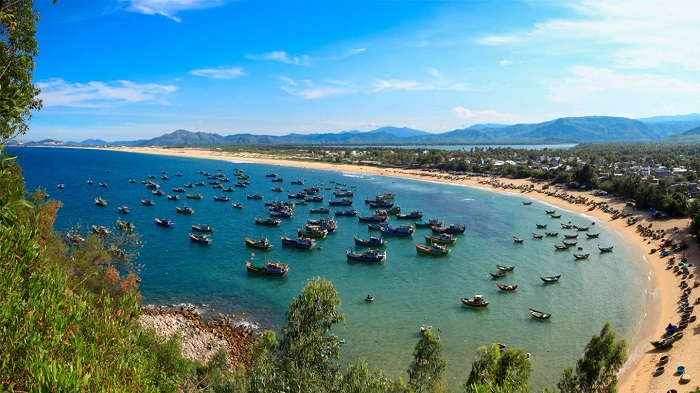 Khám phá vẻ hoang sơ đẹp đến nao lòng của vịnh Xuân Đài Phú Yên