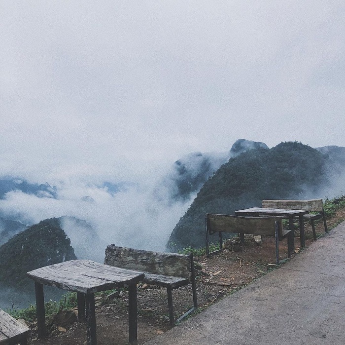 Quán cà phê săn mây ở Việt Nam view tuyệt đẹp, với tay một cái đã chạm đến mây trời 
