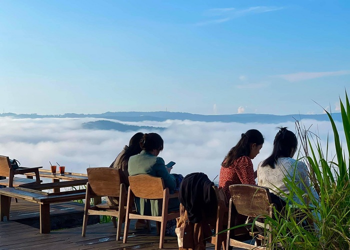 quán cà phê săn mây ở việt nam, quán cà phê săn mây ở việt nam view tuyệt đẹp, với tay một cái đã chạm đến mây trời 