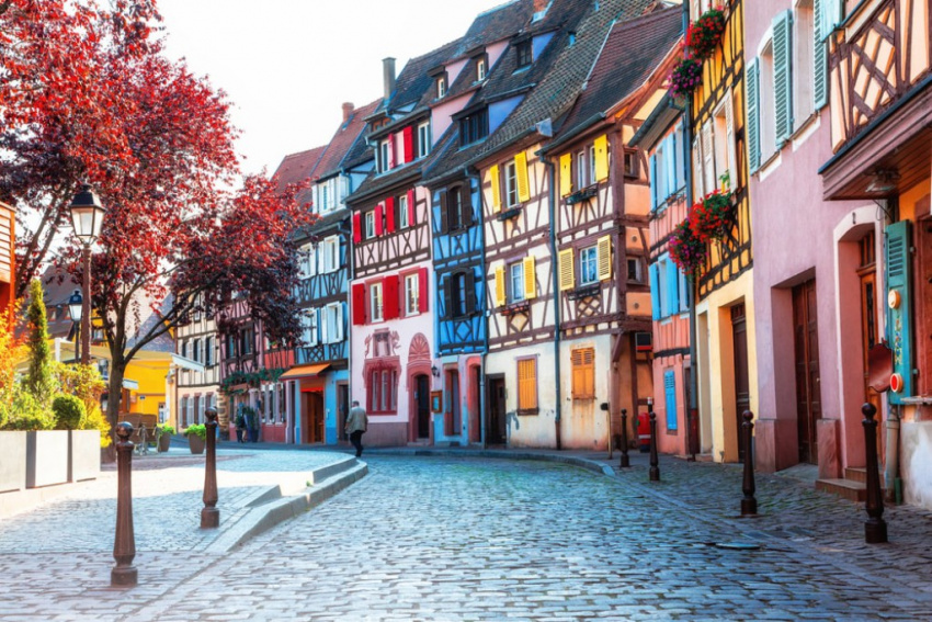 Mê mẩn trước những con phố tràn ngập sắc màu ở châu Âu