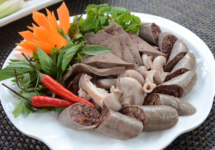 Những món ăn kinh dị nhất Việt Nam khiến khách Tây khóc thét