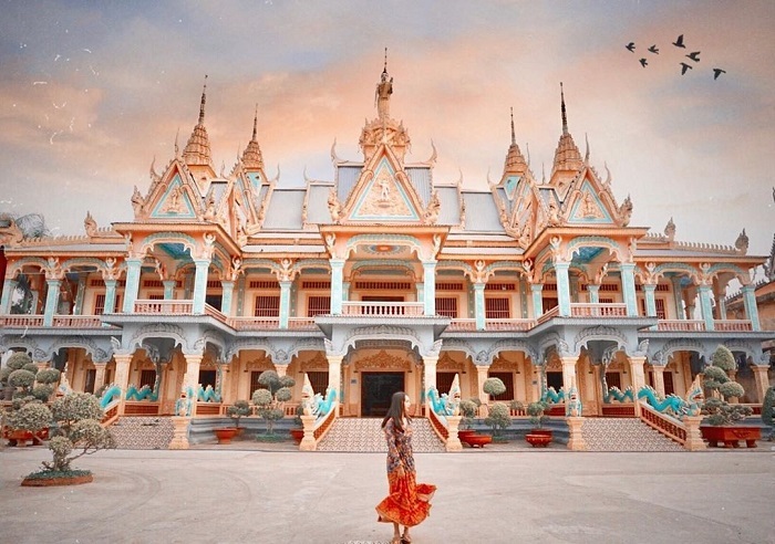 Khỏi cần đến Thái Lan, Sóc Trăng cũng có những ngôi chùa đẹp lộng lẫy khiến bạn phải trầm trồ