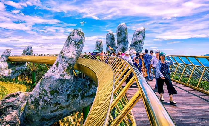 check in cầu vàng đà nẵng – một trong những cây cầu đẹp nhất thế giới