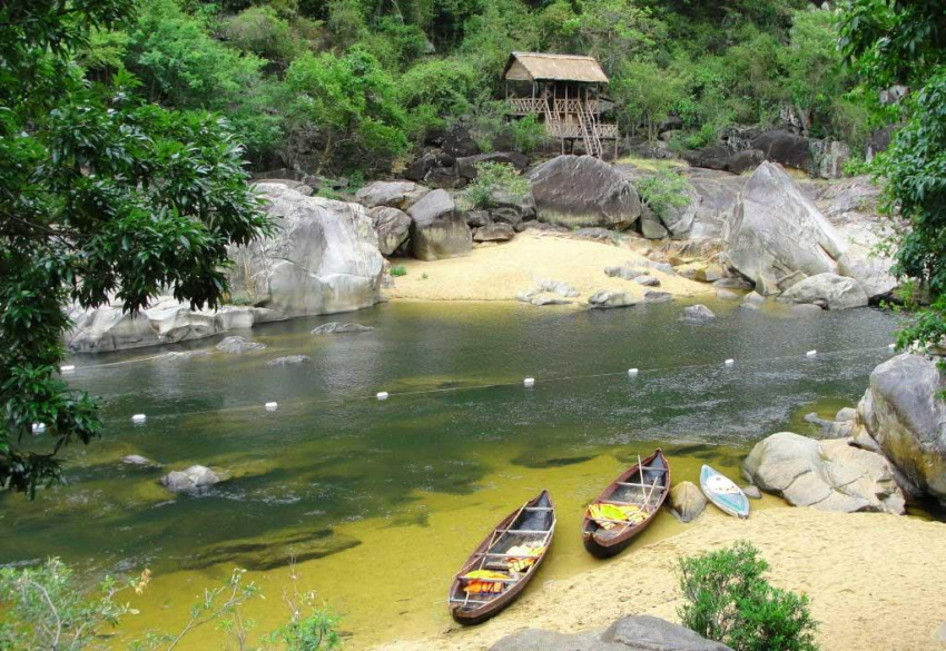 ‘Lạc trôi’ giữa khung cảnh hoang sơ và bình yên tại khu du lịch Hầm Hô – Bình Định