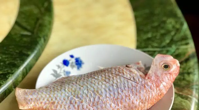 ẩm thực, món ngon, bí quyết rán cá diêu hồng nguyên con bên ngoài vàng giòn, bên trong chín mềm