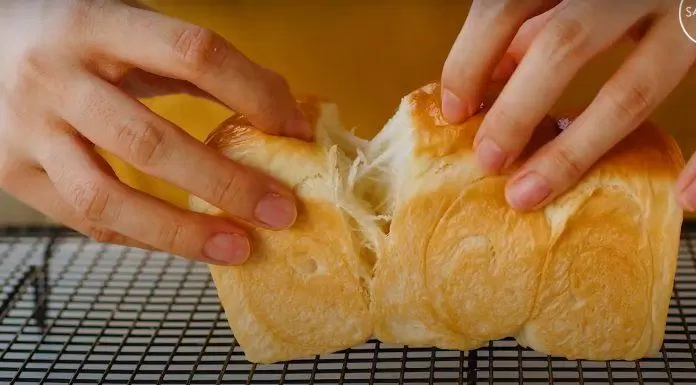 Cách làm bánh mì bằng nồi chiên không dầu thơm ngon, không cần nhào bột