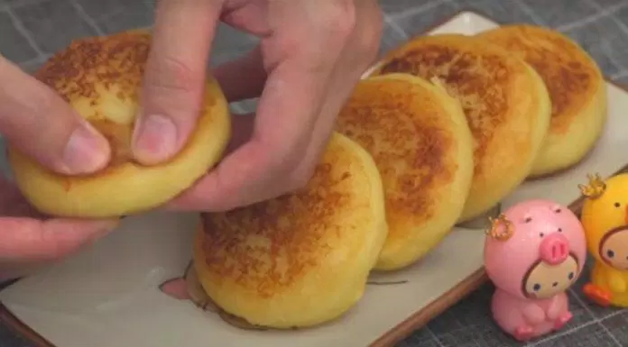 Cách làm bánh khoai tây nhân phô mai mềm thơm, béo ngậy