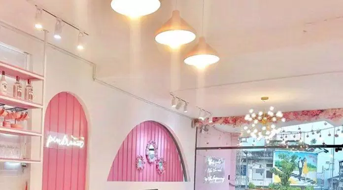 Pinkroom: Căn phòng cà phê mang màu hồng ngọt ngào
