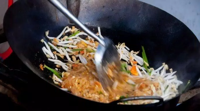 Khám phá 20 món ăn đường phố Thái Lan được Blogger Momadicmatt nổi tiếng gợi ý