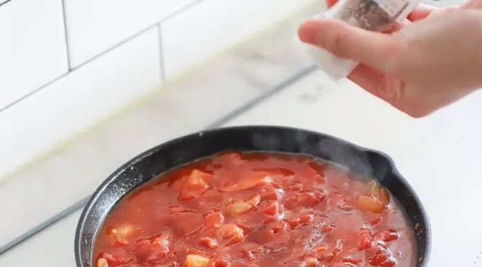 ẩm thực, món ngon, học nhanh cách làm trứng ốp la sốt cà chua cho bữa sáng vừa ngon vừa đủ chất