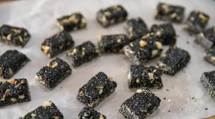 ẩm thực, món ngon, học ngay cách làm kẹo mè đen ngon tuyệt đỉnh dành ăn tết