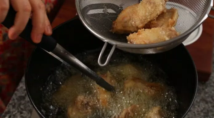 ẩm thực, món ngon, cách làm gà rán tẩm bột sốt đậu phộng cay thơm ngon