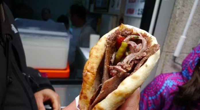 Cùng Doner Kebab dạo quanh thế giới