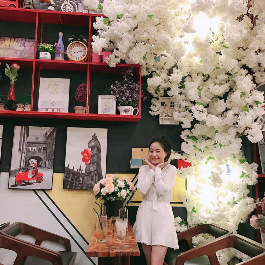 Lại mà xem Xbizz Studio & Coffee – cafe hoa hồng ngay tại Sài Gòn