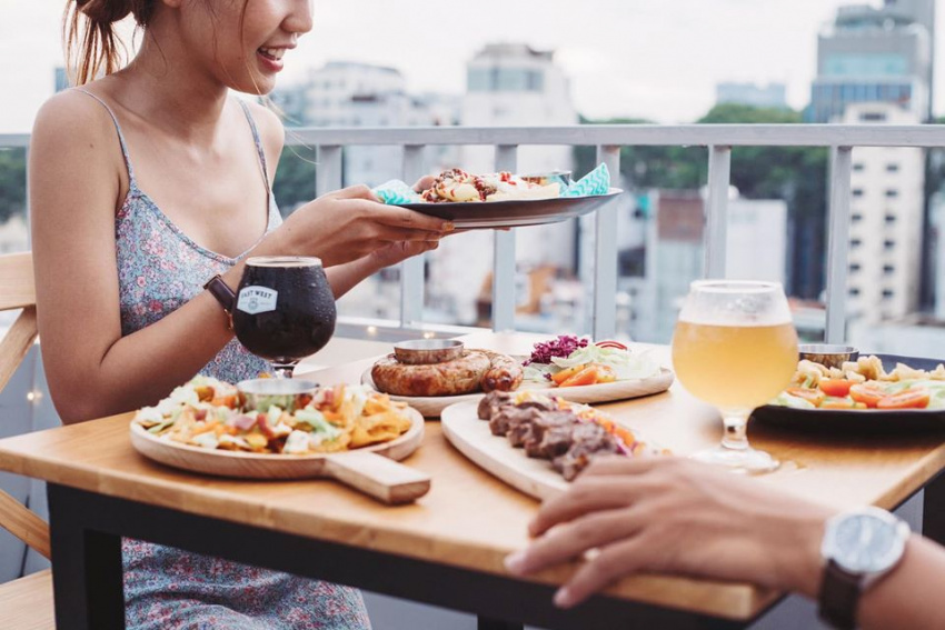 aloha poke and beer: hawaii trên cao ngay quận 1