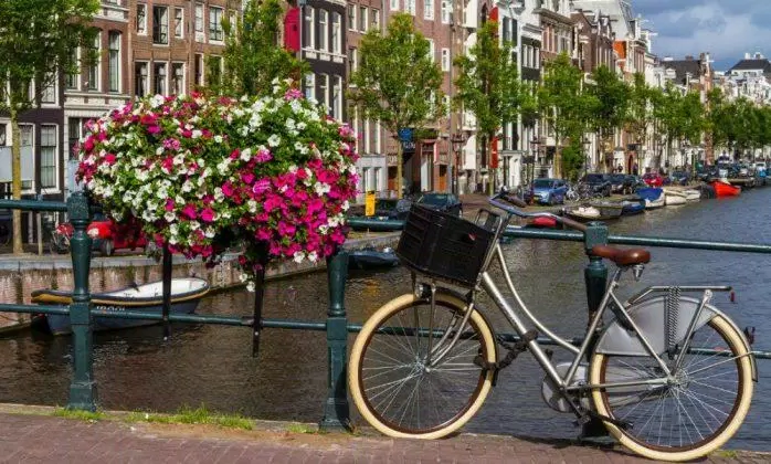 du lịch, châu âu, 10 việc phải thử một lần khi đến amsterdam – thành phố của những chiếc xe đạp