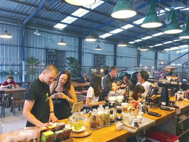 Review Là Việt Coffee – Quán cafe công xưởng ở Đà Lạt