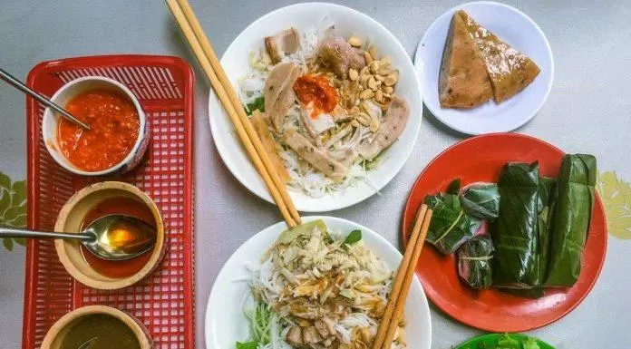 8 món ngon lừng danh của ẩm thực Đà Nẵng – Nhất định phải thử khi du lịch đến đây!