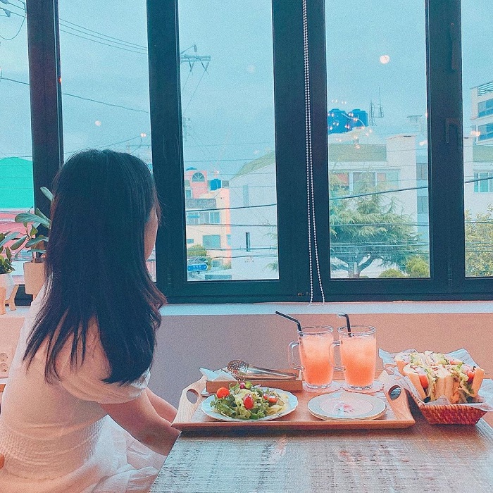 TOP 10 Quán Cafe View Đẹp, Yên Tĩnh Ở Quận Tân Phú - ALONGWALKER