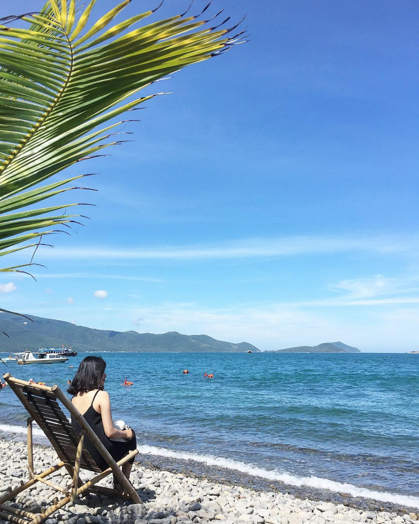 Những bãi biển đẹp vắng vẻ ít người biết ở Nha Trang