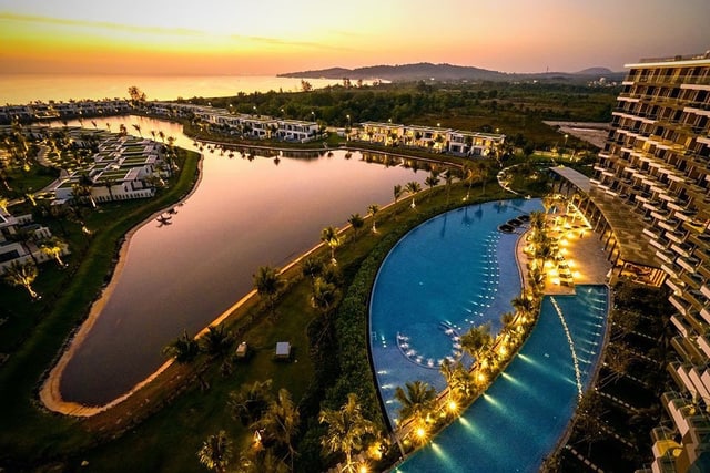 Review Mövenpick Resort Waverly Phú Quốc – Tận hưởng “thiên đường” bên bãi biển tuyệt đẹp