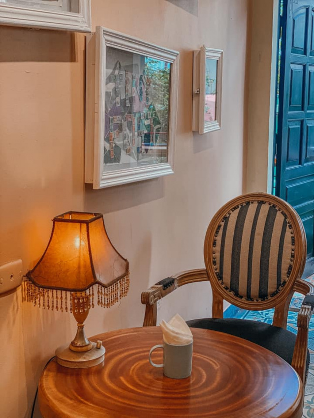 tiny post cafe trường chinh – không gian cà phê sách vintage nhẹ nhàng