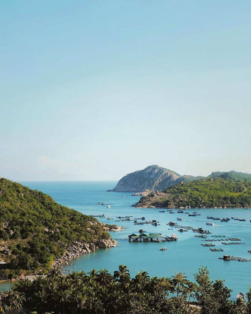 Tất tật những điều cần biết để khám phá Vĩnh Hy – 1 trong 4 vịnh đẹp nhất Việt Nam
