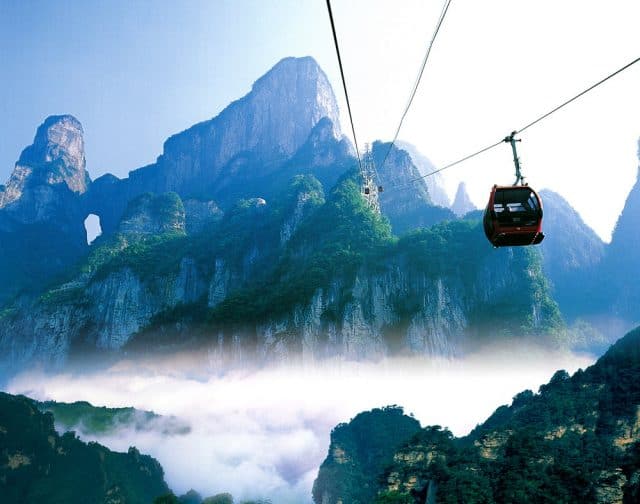 Cổng trời Thiên Môn Sơn Trung Quốc nơi “bắt mây đón gió”