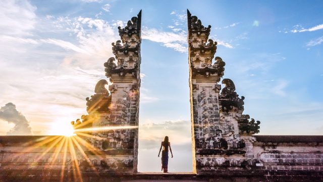 “Pose ảnh ngàn like” với cánh cổng trời Bali đẹp chất ngất