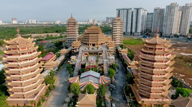 Chiêm bái quần thể kiến trúc Pháp viện Minh Đăng Quang