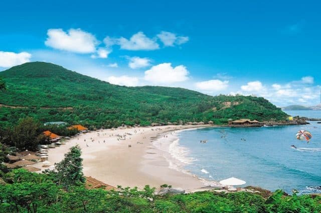 Bãi biển Nhũ Tiên “thiên đường nghỉ dưỡng” tại Nha Trang