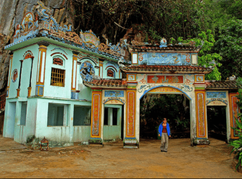 “Phật động” nổi tiếng – Khu di tích chùa hang Hà Tiên nổi tiếng