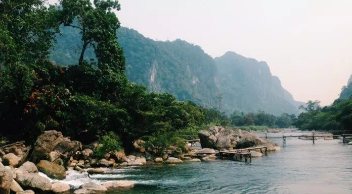 Suối nước Moọc – Viên ngọc xanh của Phong Nha