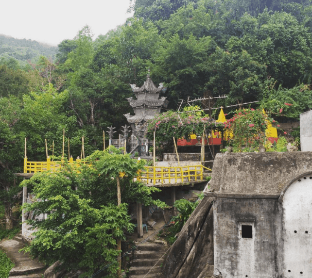 Du lịch tâm linh chùa Gia Lào – “Tiên cảnh nằm trong lòng núi”