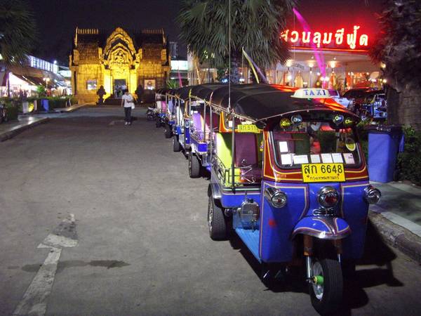 Kinh nghiệm đi xe tuk tuk ở Thái Lan từ A đến Z