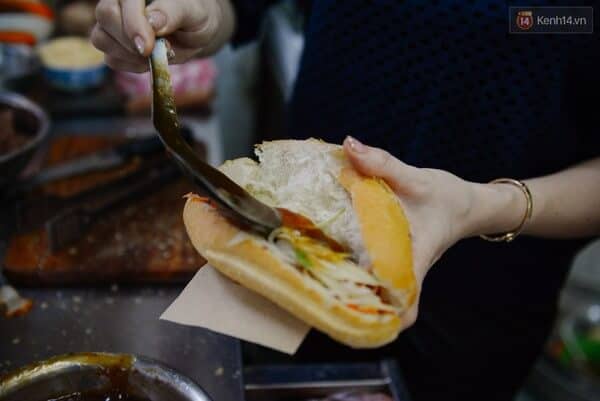 Top 7 địa chỉ bánh mì Hà Nội ngon “khó cưỡng” hút thực khách