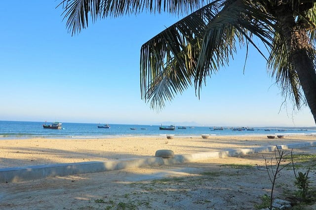 Du ngoạn bãi biển Long Thủy một trong những nét đẹp ở Phú Yên