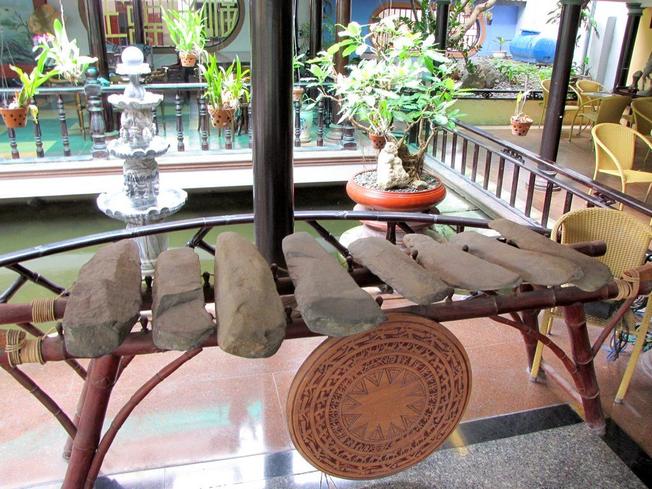 Thăm quan bảo vật đàn đá Khánh Sơn ở Nha Trang